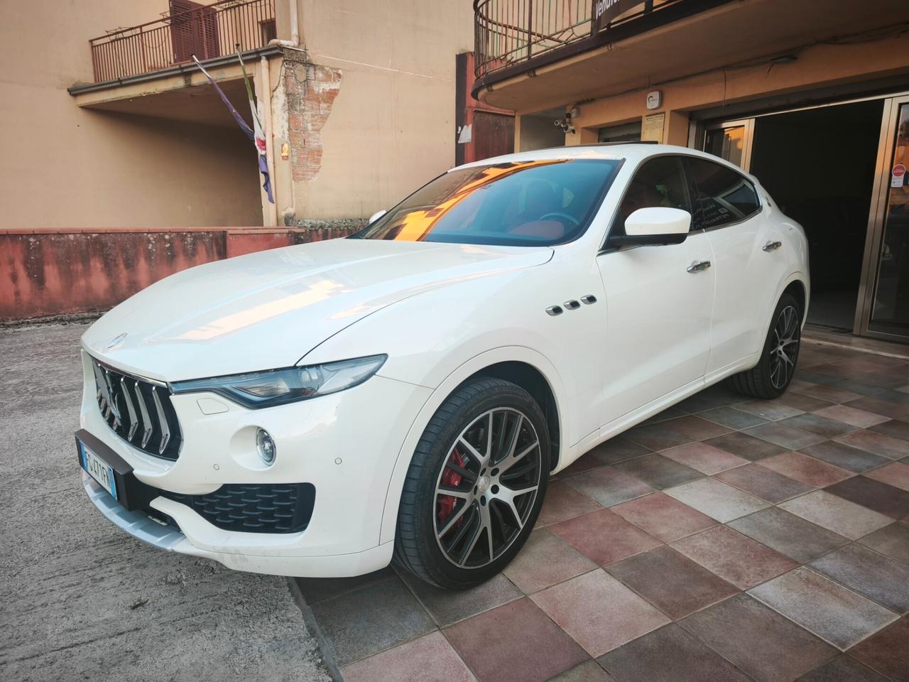 Maserati Levante SQ4 V6 430 CV TETTO