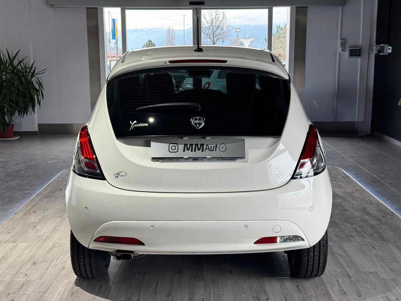 Lancia Ypsilon 1.2 69 CV 5 porte GPL Alberta Ferretti