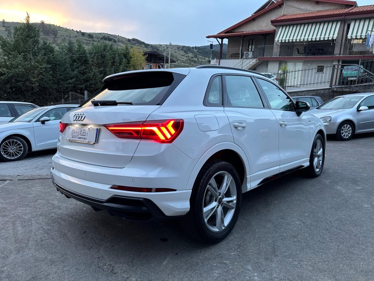 Audi Q3 35 TDI S tronic Business