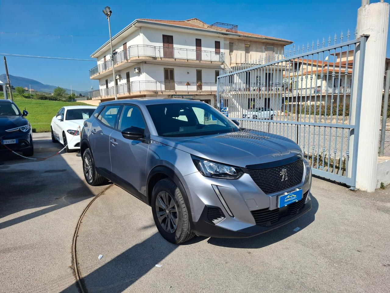Peugeot 2008 1.2 benzina 130cv anno 2023