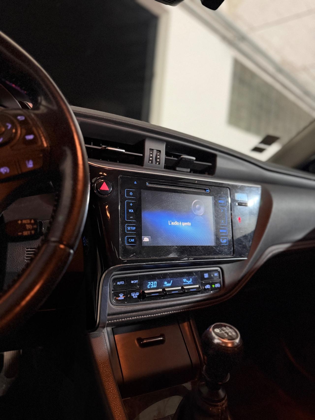 Toyota Auris 1.6 D-4D Lounge