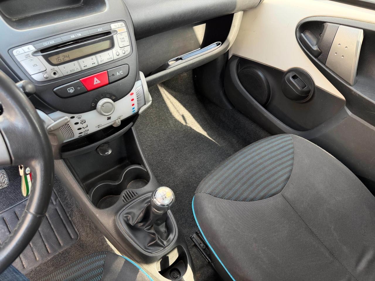 Peugeot 107 1.0 68CV 5p. Urban Move NEOPATENTATI