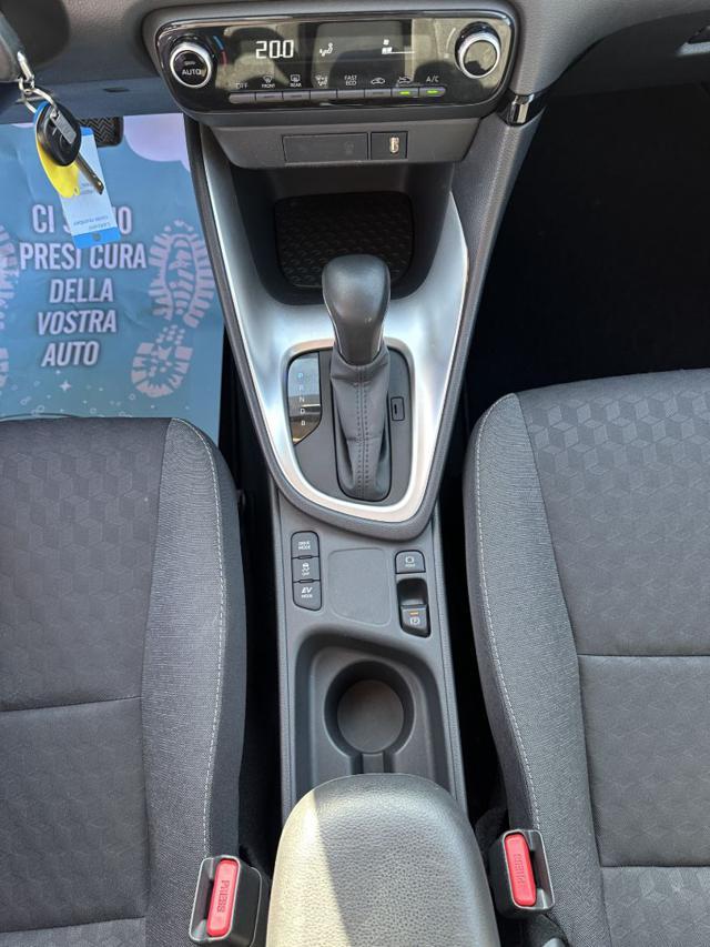TOYOTA Yaris 1.5 Hybrid 5 porte Business