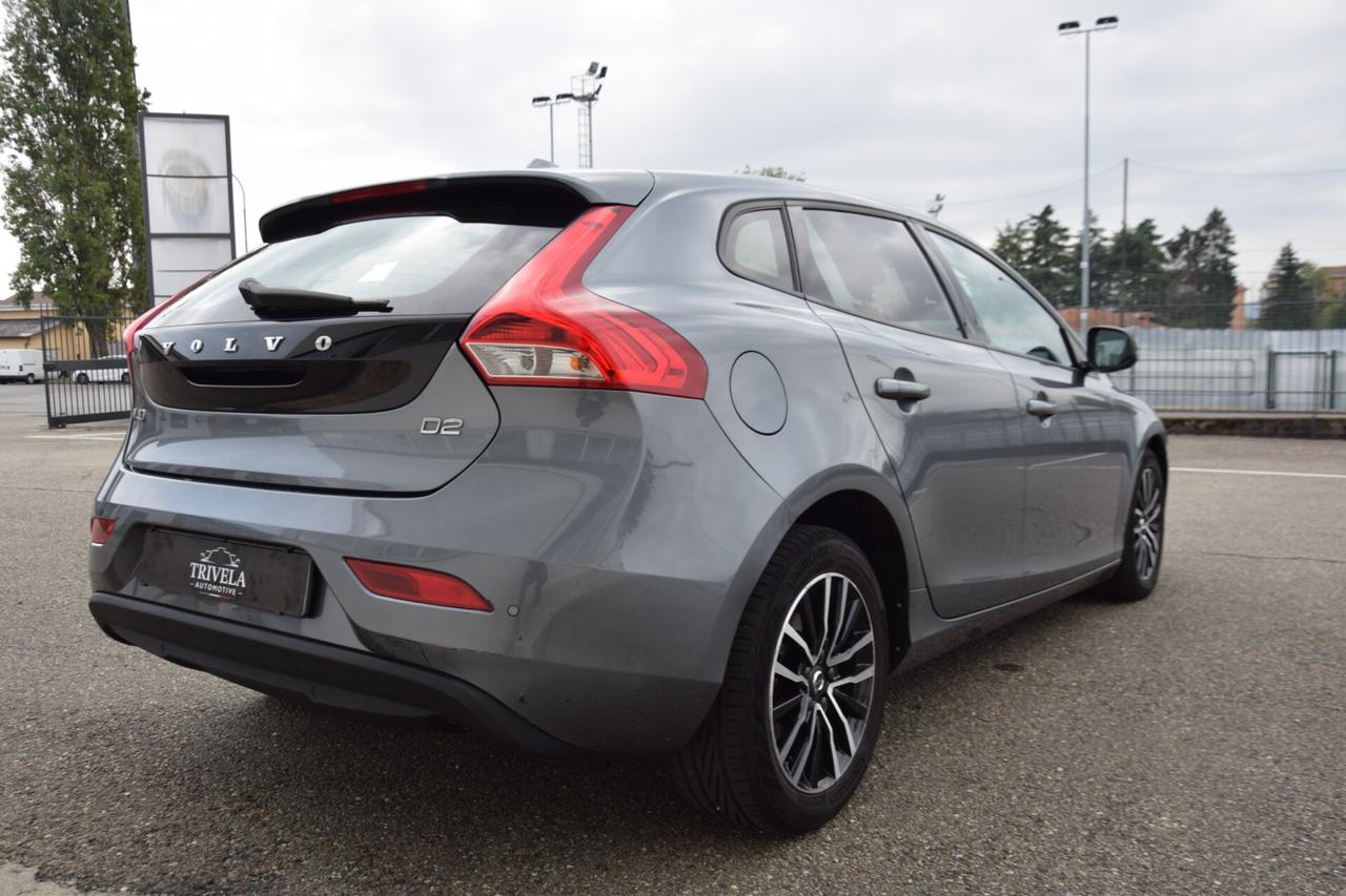 VOLVO V40 (2012-2020) V40 D2 Momentum