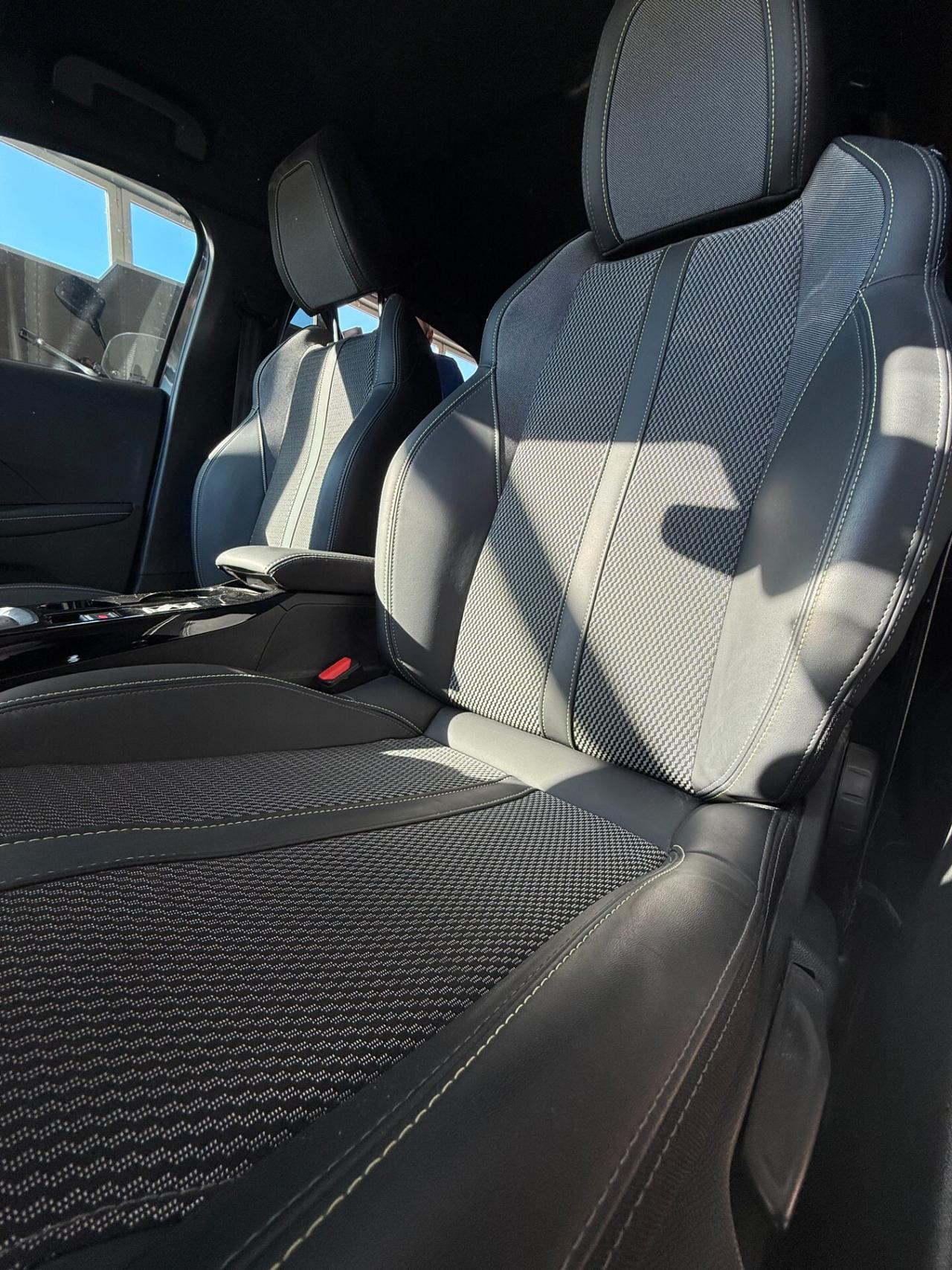 Peugeot 208 PureTech 100 Stop&Start 5 porte GT