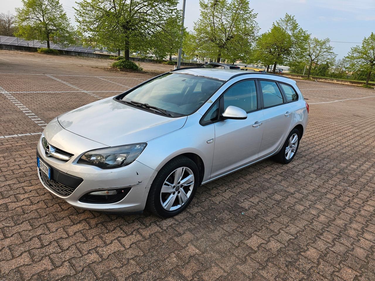 Opel Astra 1.7 CDTI 110CV Sports Tourer Cosmo