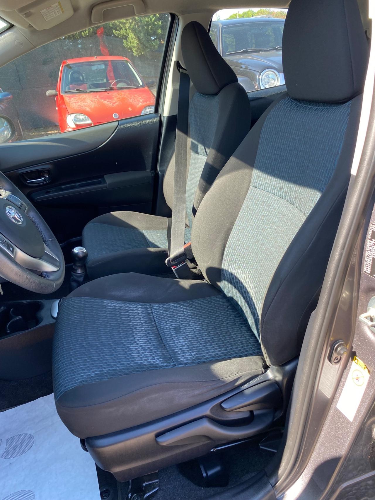 Toyota Yaris 1.0 5 porte Lounge