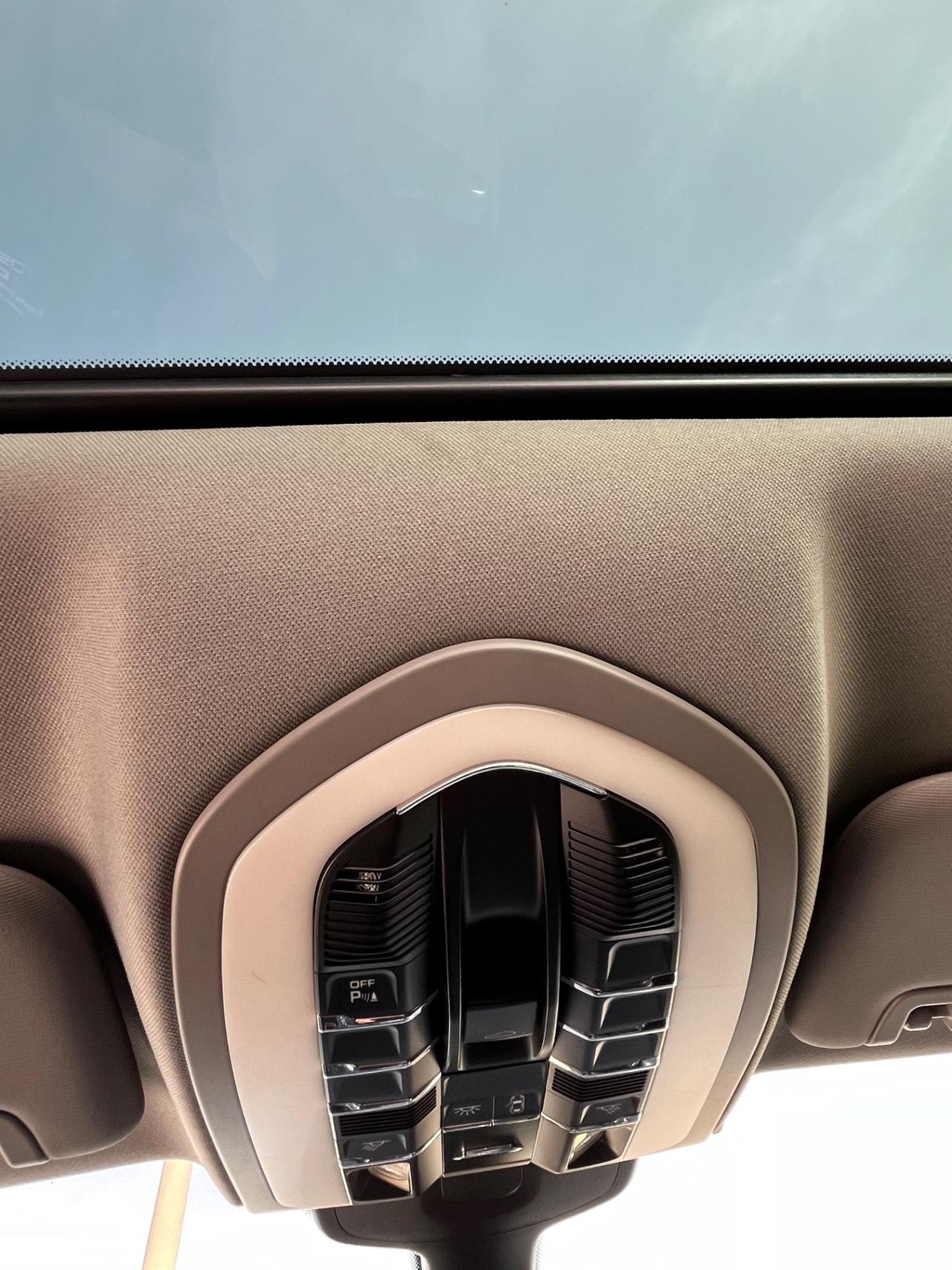 Porsche Panamera tetto apribile