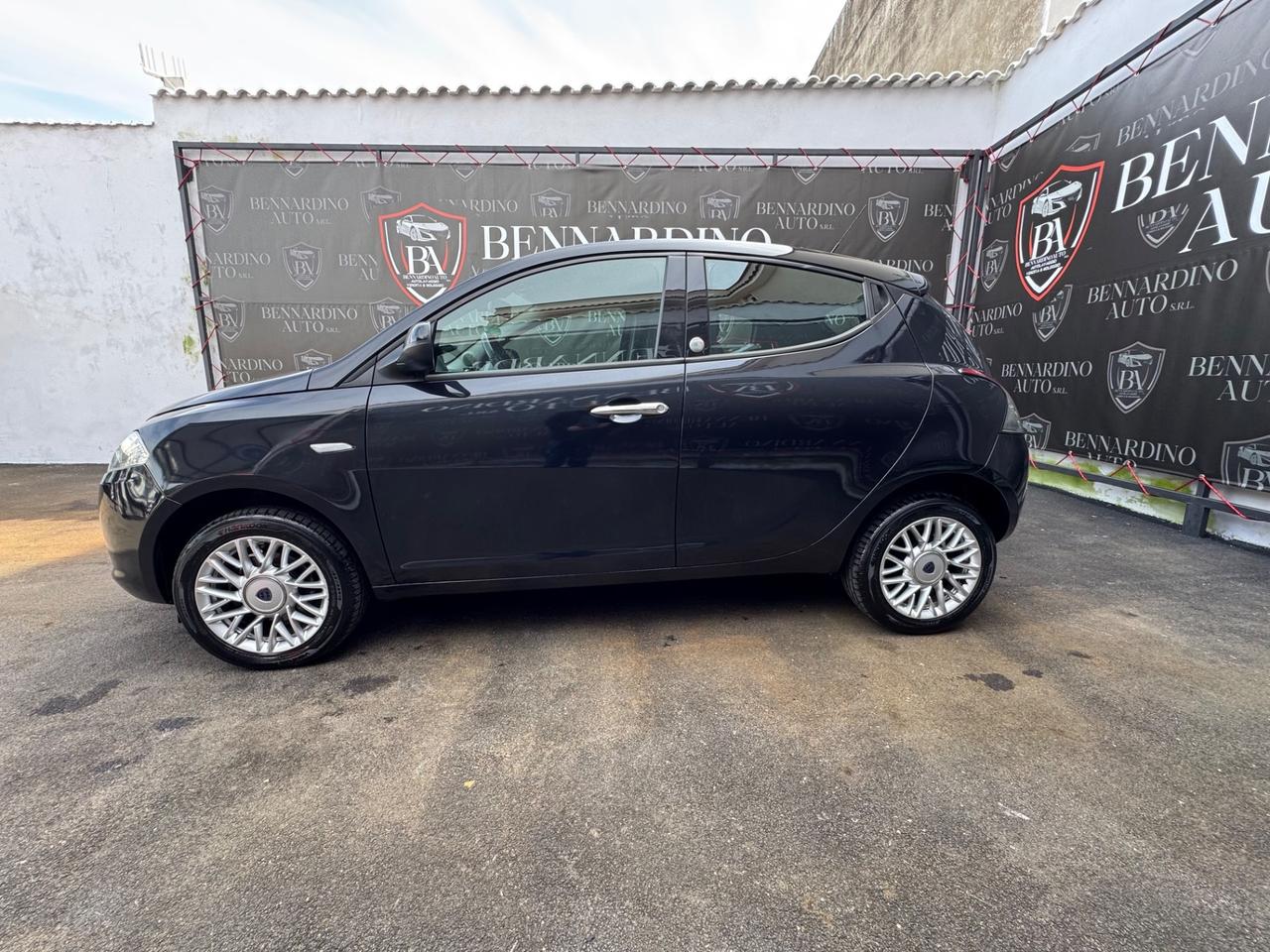 Lancia Ypsilon 0.9 TwinAir 85 CV 5 porte Metano Ecochic Gold