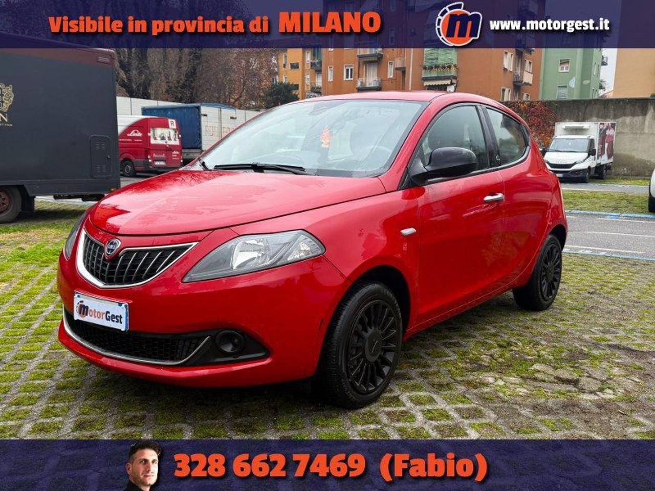 Lancia Ypsilon 1.0 FireFly 5 porte S&S Hybrid Ecochic Silver