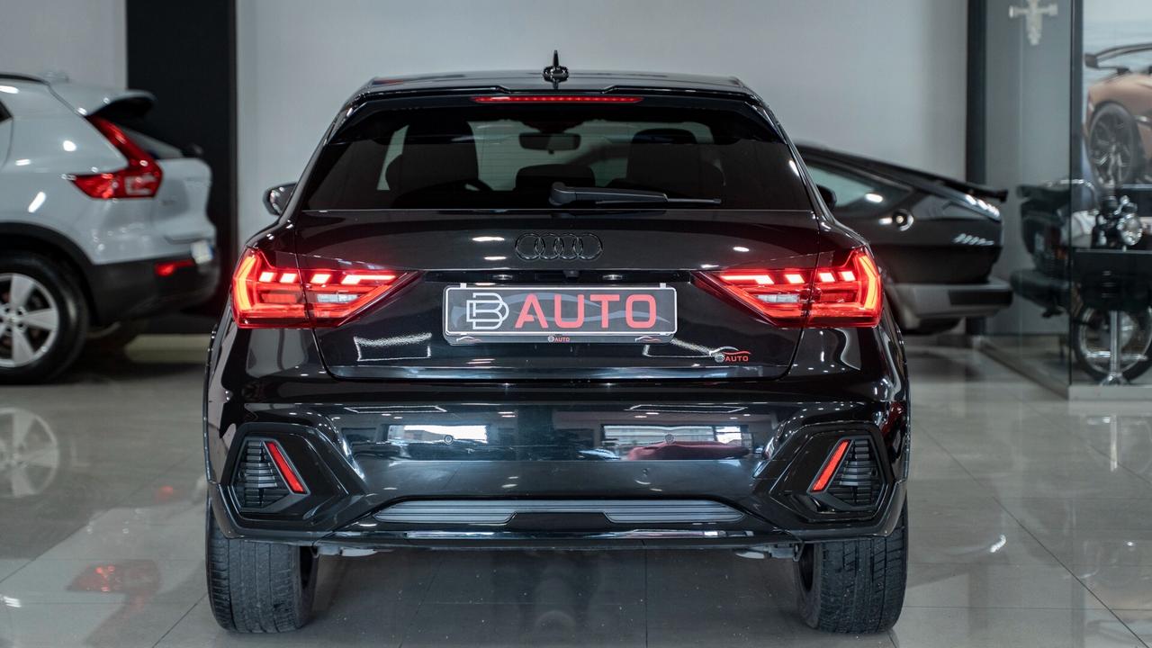 Audi A1 CITYCARVER 30 1.0 TFSI S TRONIC SPORT BLACK EDITIO
