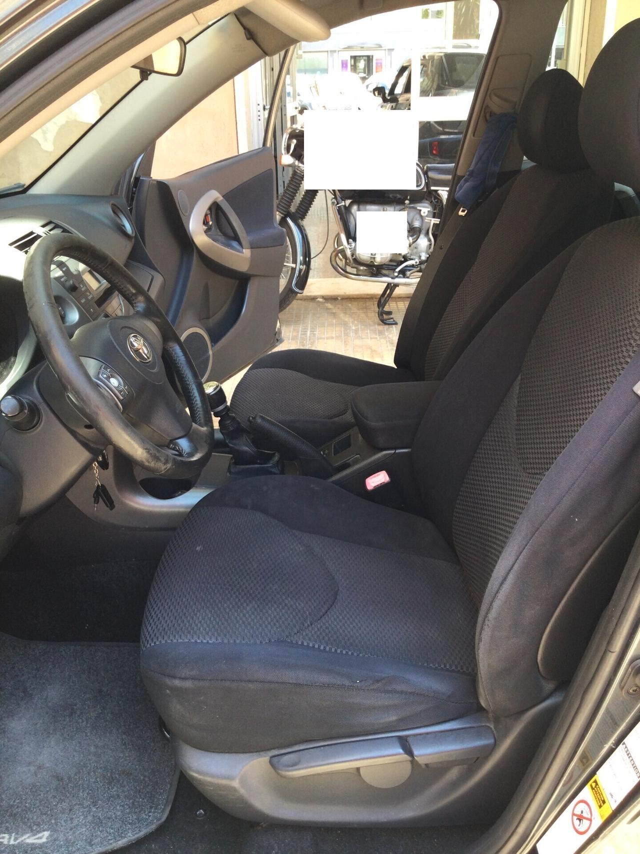 Toyota RAV4 2.2 D-4D 136 CV Luxury