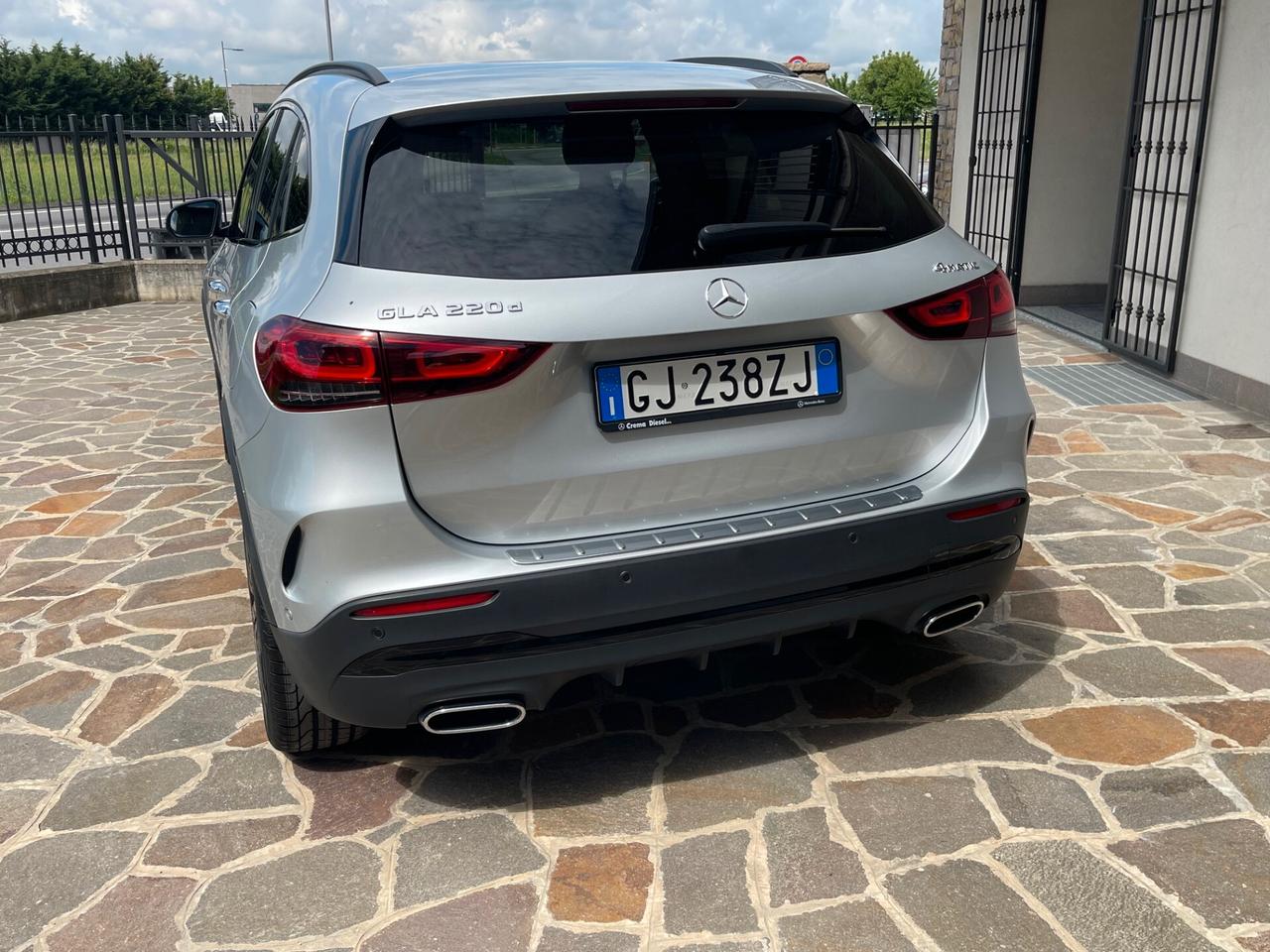 Mercedes-benz GLA 220d Premium 4matic Auto