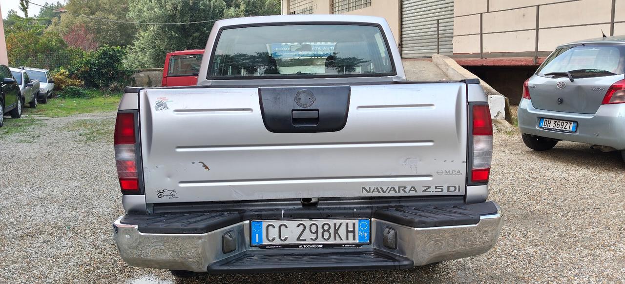 Nissan Navara 2.5 td Double Cab PICK UP
