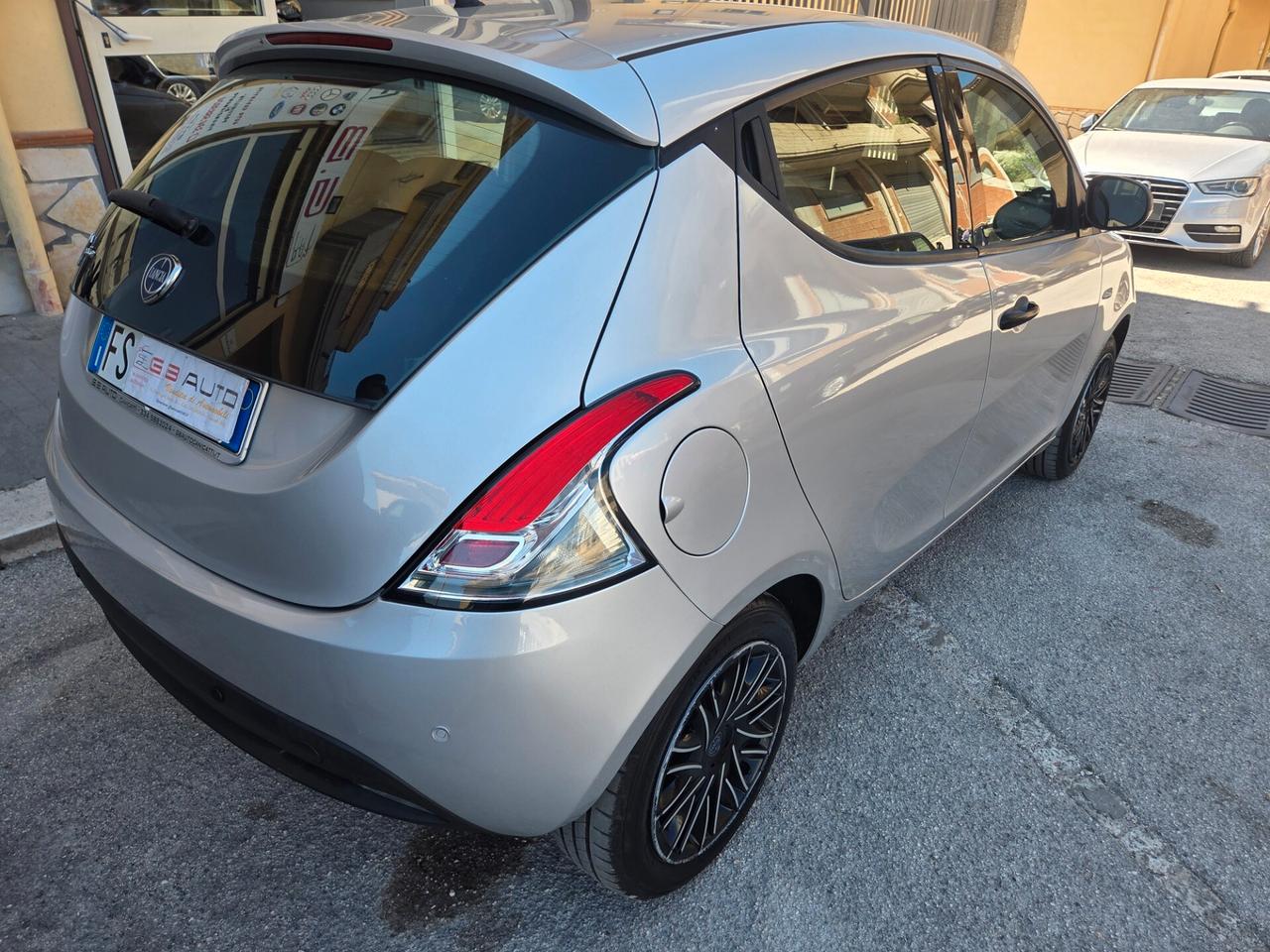 LANCIA YPSILON ANNO 2018 1.2 BENZ GPL KM 120000 CERTIF