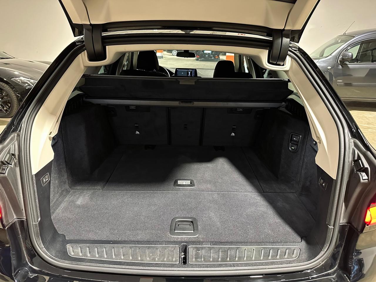 Bmw 520d 48V xDrive Touring Business-GANCIO TRAINO