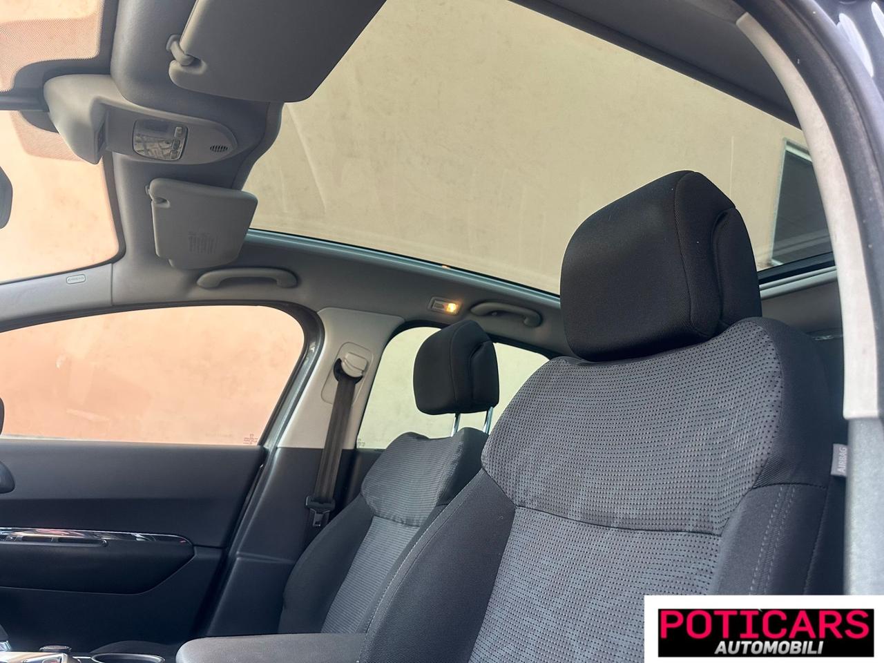 Peugeot 3008 1.6 HDi 110CV cambio robotizzato Tecno