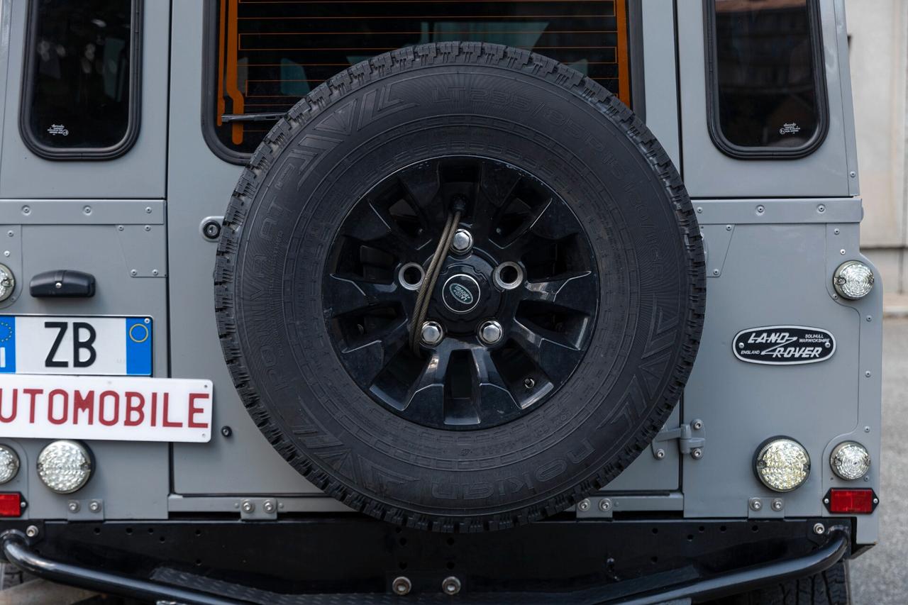 Land Rover Defender 90 2.5 300tdi* Restauro totale* Sedili Sparco* Pelle Marrone* Stupendo*