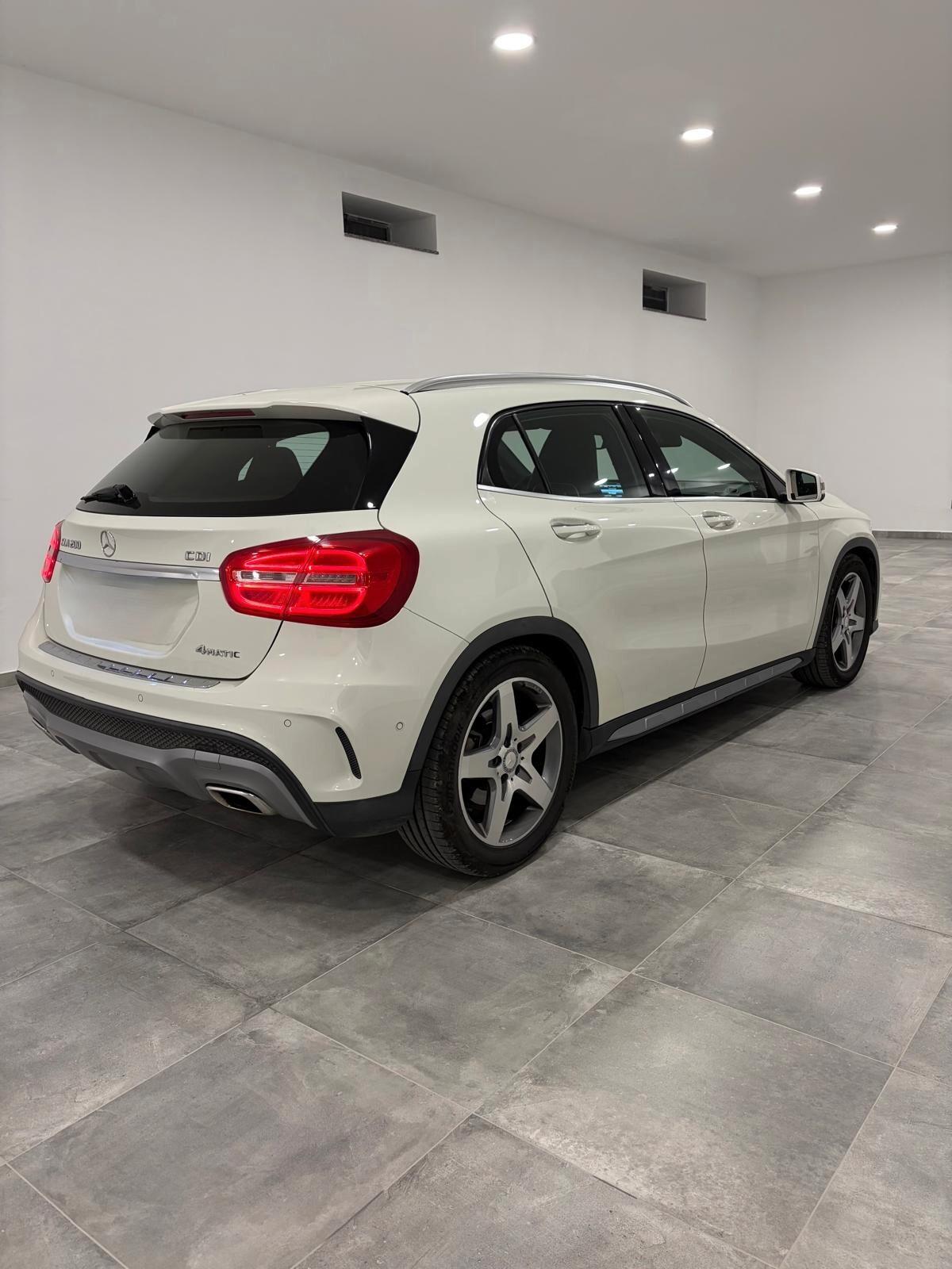 Mercedes-benz GLA 200 CDI Automatic 4Matic Premium AMG