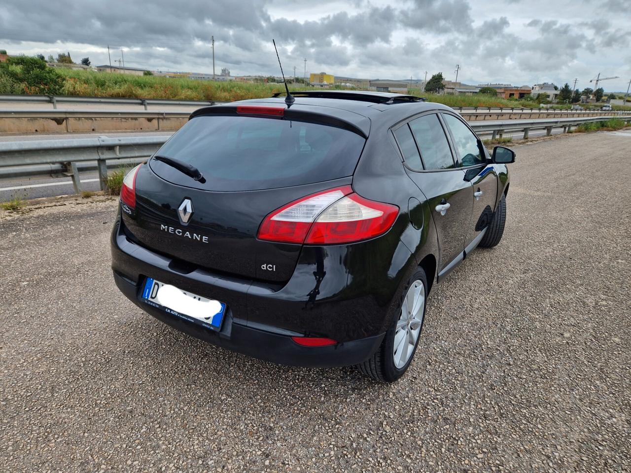 Renault Megane Mégane C-C 1.5 dCi 110CV EDC Luxe