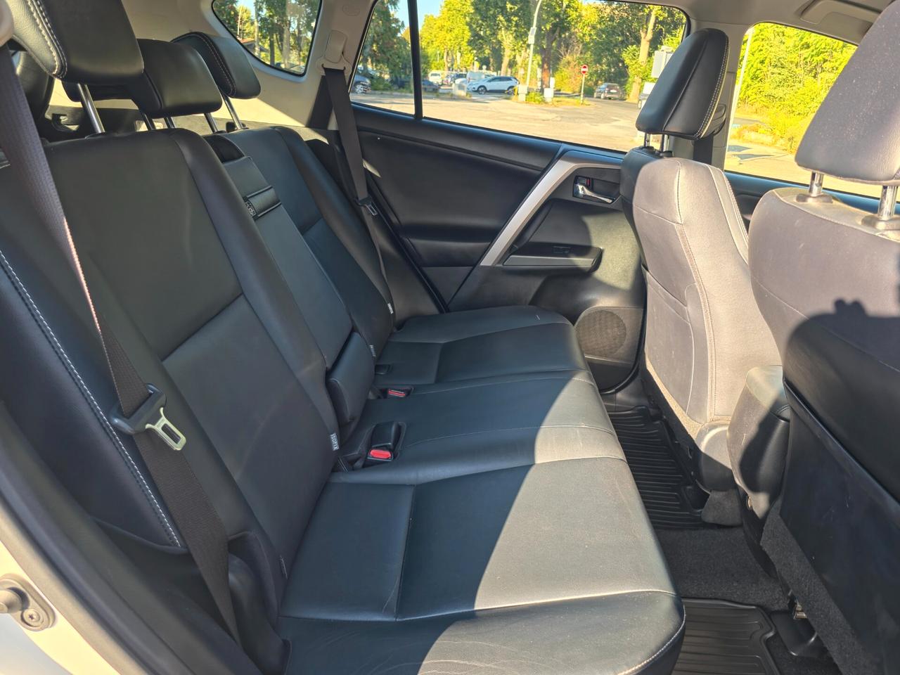 Toyota RAV 4 RAV4 2.5 Hybrid 2WD Lounge E6B Automatica 2016