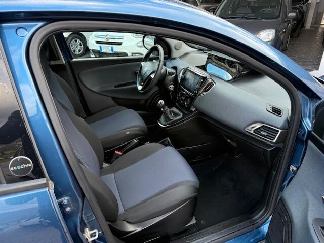 Lancia Ypsilon 1.0 FireFly 5 porte S&S Hybrid Ecochic Gold