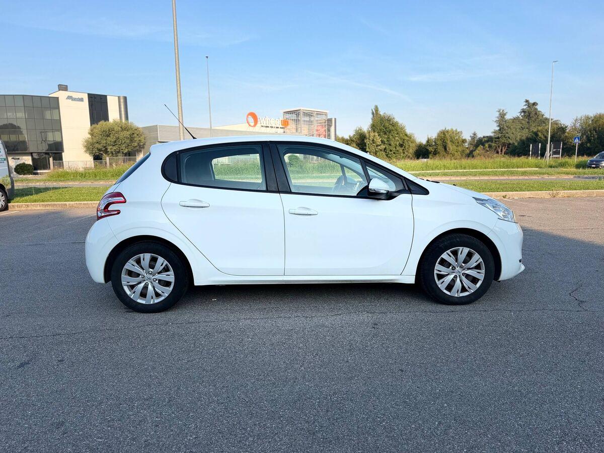 Peugeot 208 1.4 hdi 8v Allure 5p