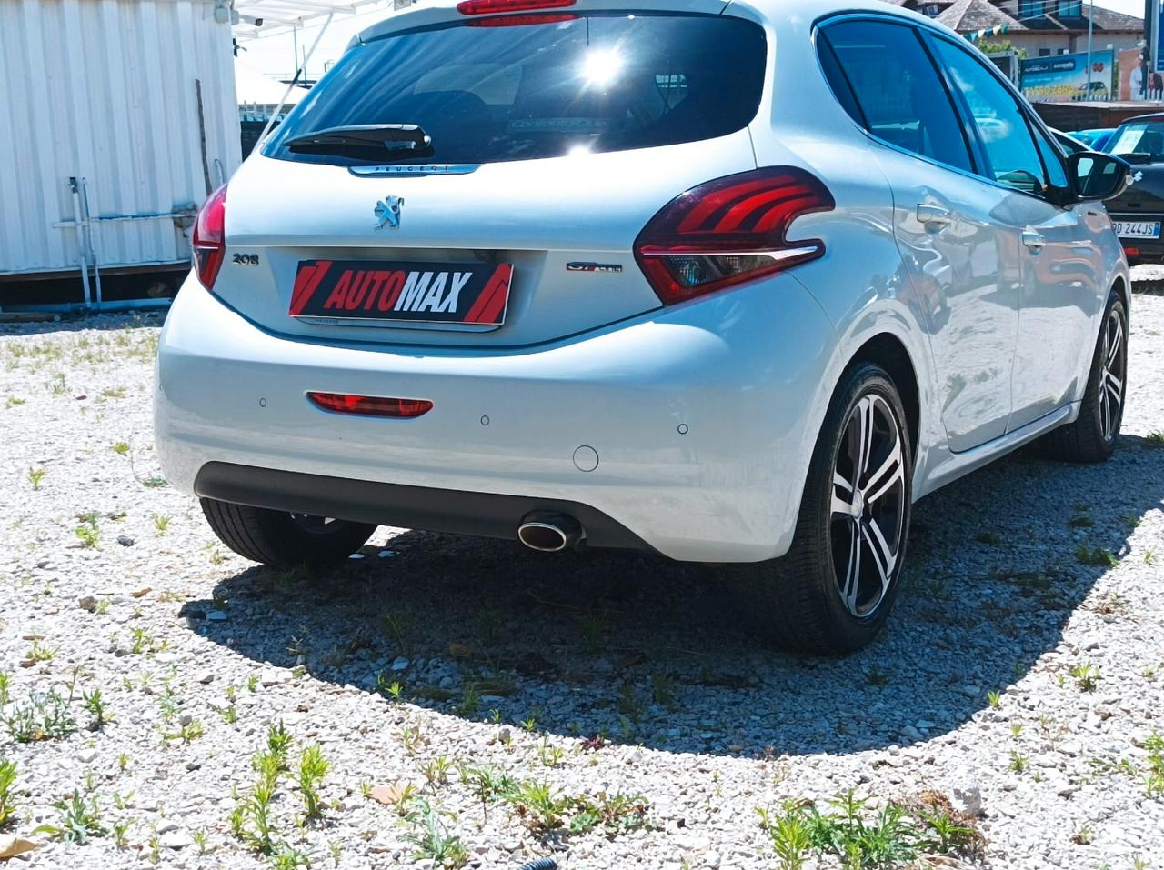Peugeot 208 BlueHDi 100 5 porte GT Line
