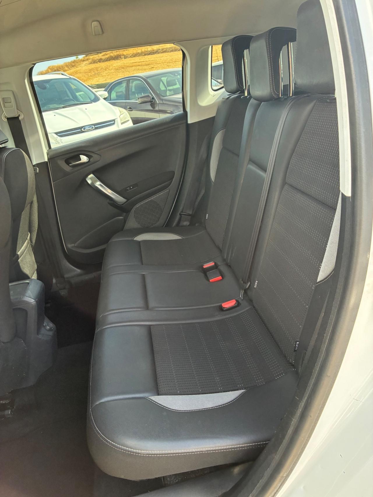 Peugeot 2008 BlueHDi 100 S&S Black Matt