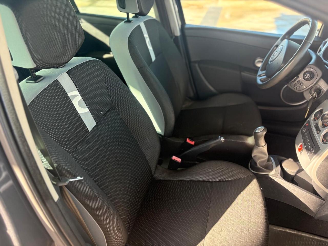 Renault Clio Storia 1.2 16V 5 porte Confort