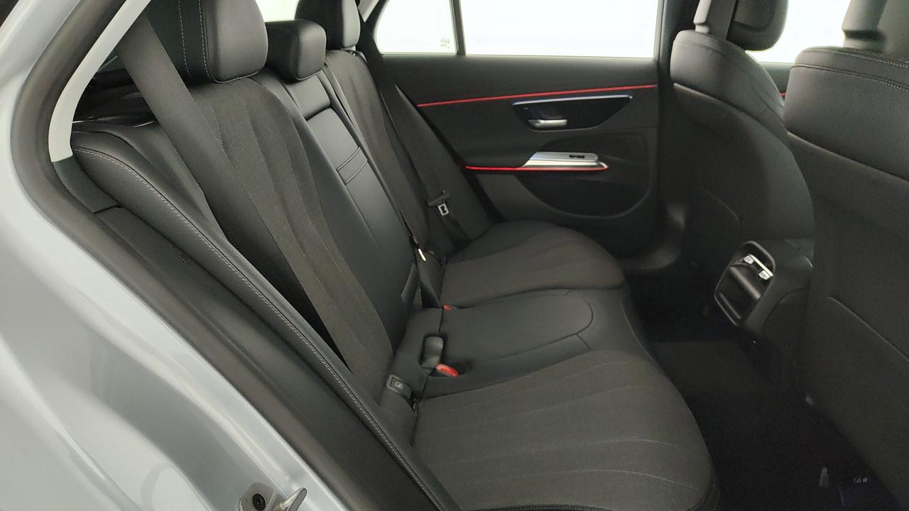 Mercedes-Benz E SW 220 d Advanced auto