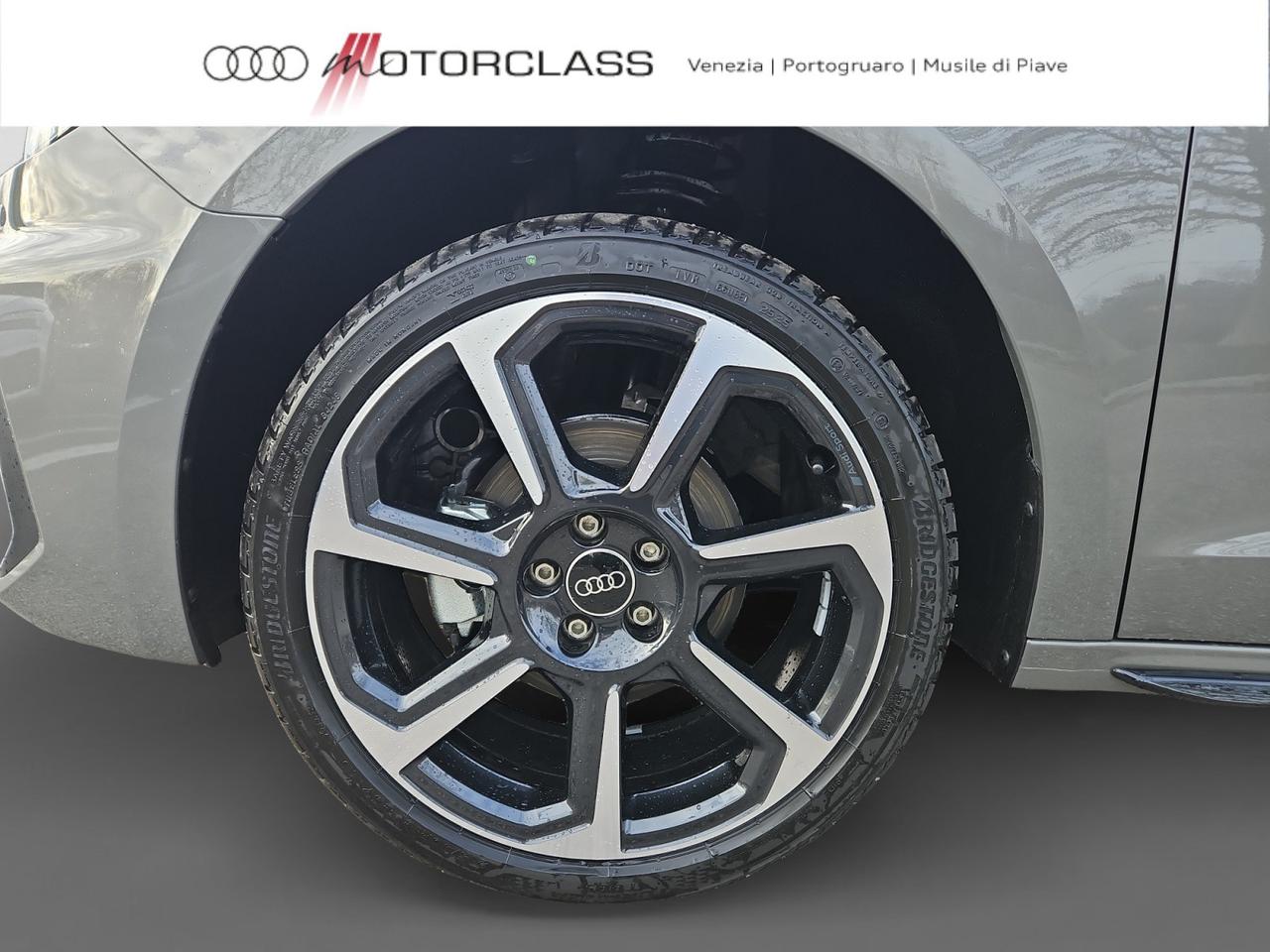 Audi A1 sportback 30 1.0 tfsi 116cv identity black s tronic