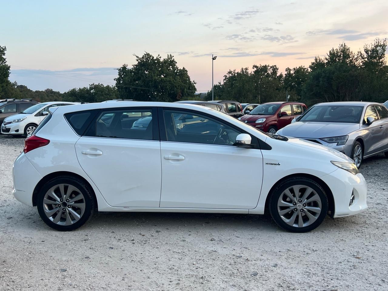 Toyota Auris Hybrid Automatica Permute Rate