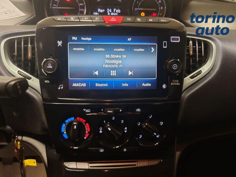 Lancia Ypsilon 1.0 FireFly 70cv Hybrid Platino