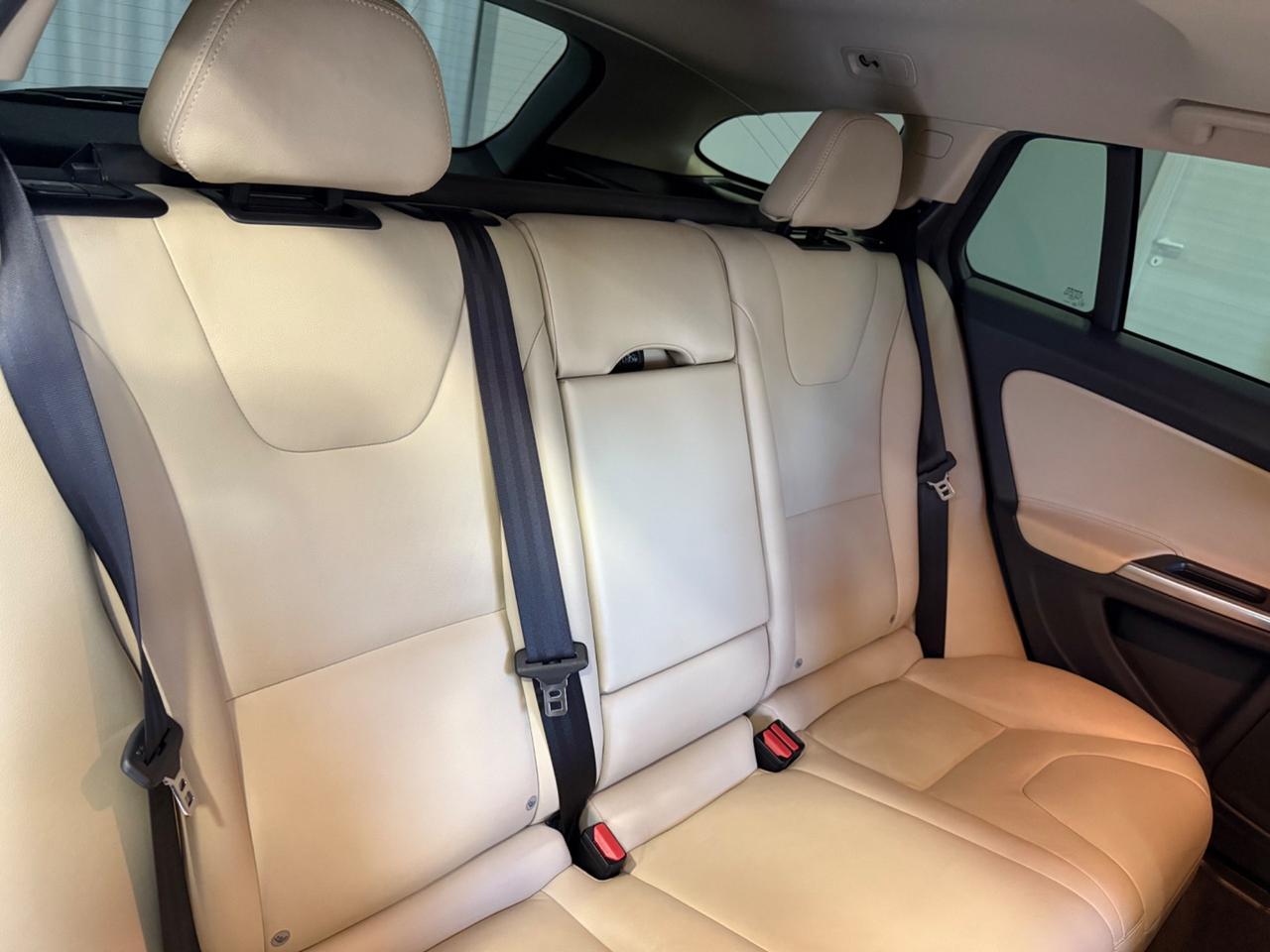 Volvo V60 Cross Country V60 Cross Country D4 Geartronic Business Plus