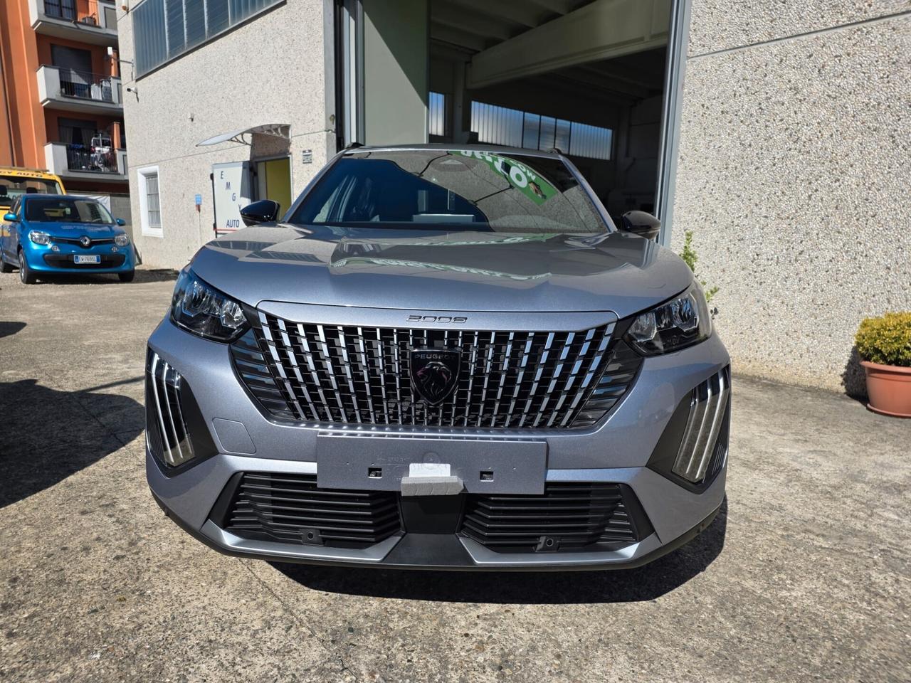 Peugeot 2008 Puretech 100cv. Allure 1.2 b. KM. 0