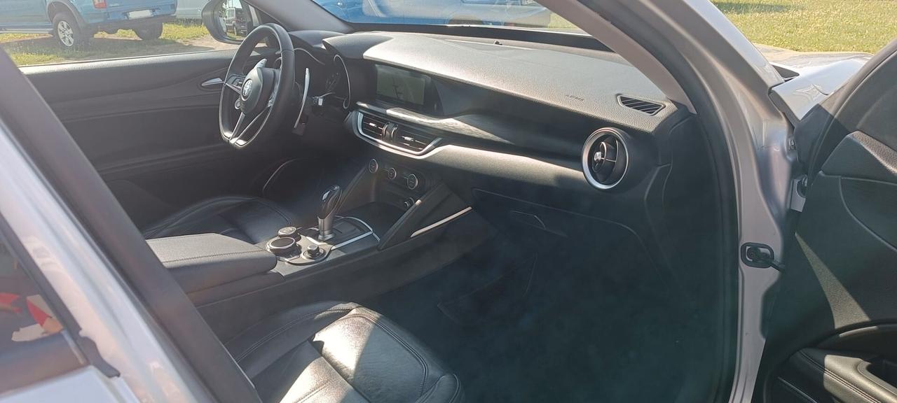 Alfa Romeo Stelvio 2.2 Turbodiesel 210 CV AT8 Q4 Super