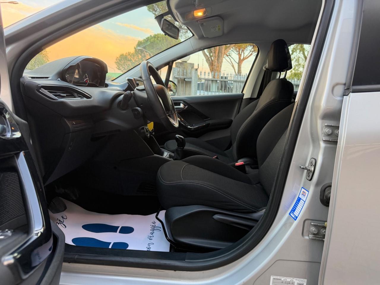 Peugeot 208 PureTech 82 5 porte Allure