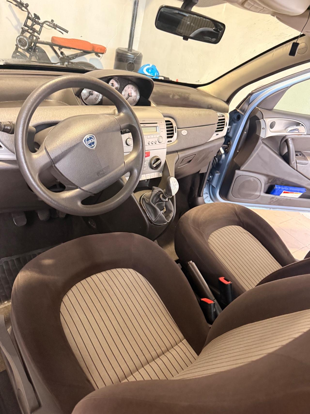 Lancia Ypsilon 1.4 Argento