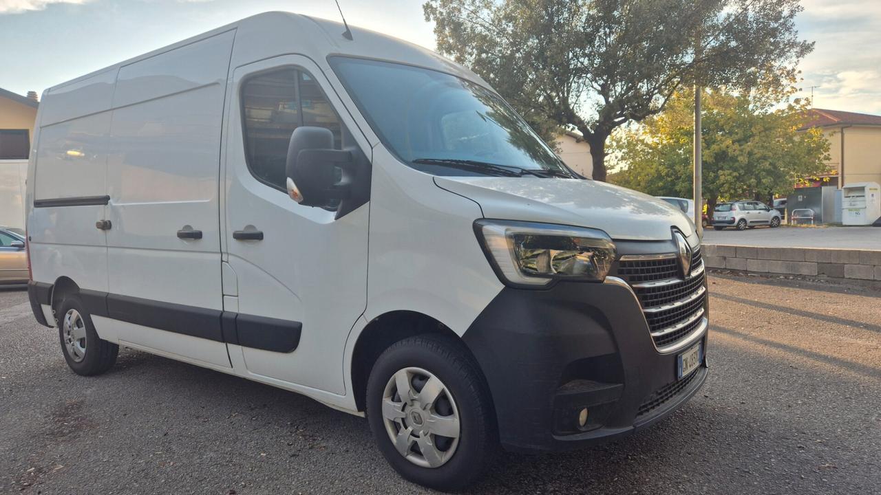 Renault master