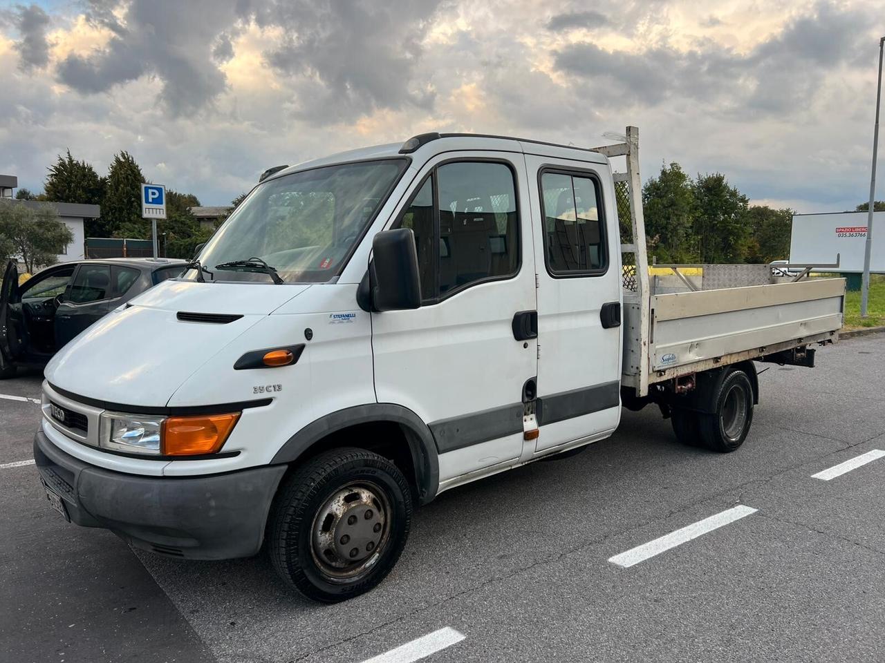 Iveco Daily 35S13 2.8 TDI PC Cabinato