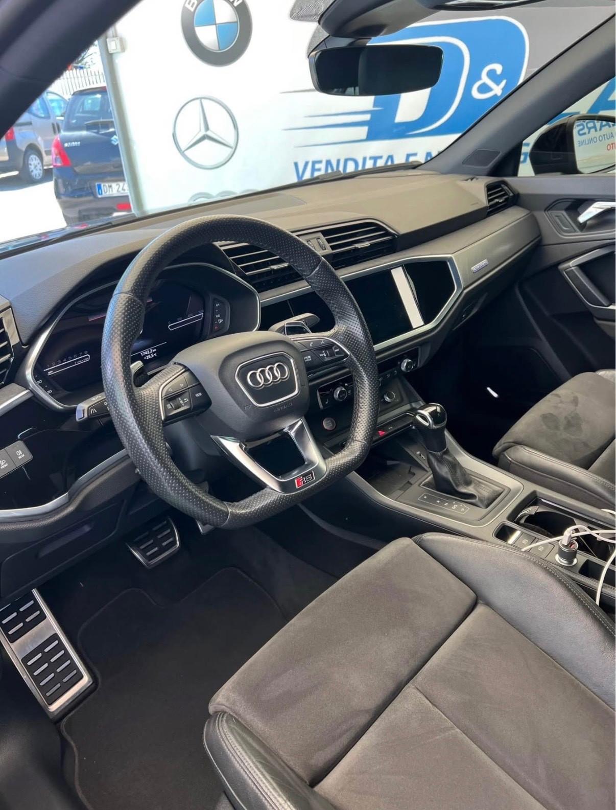 Audi Q3 RS quattro S tronic