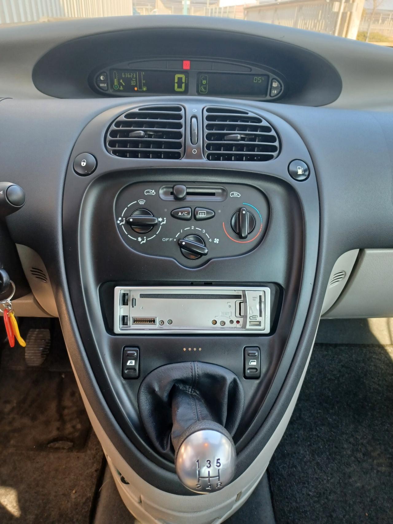 Citroen Xsara Picasso 1.6 16V Exclusive