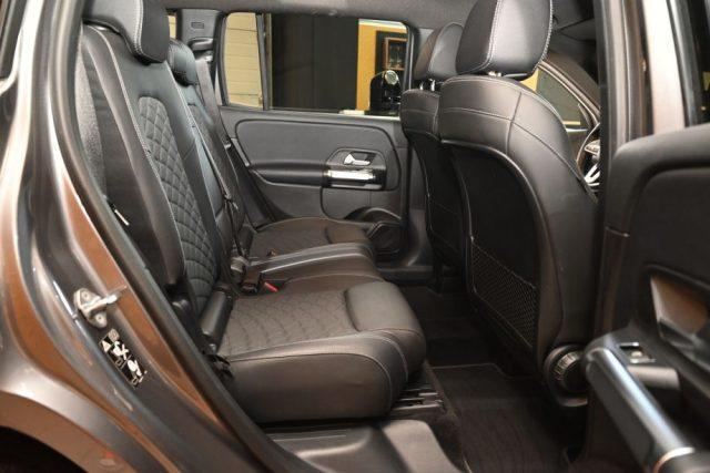MERCEDES-BENZ GLB 200 AUTOMATIC SPORT 163CV NAVI LED 18"CAM GANCIO FULL!