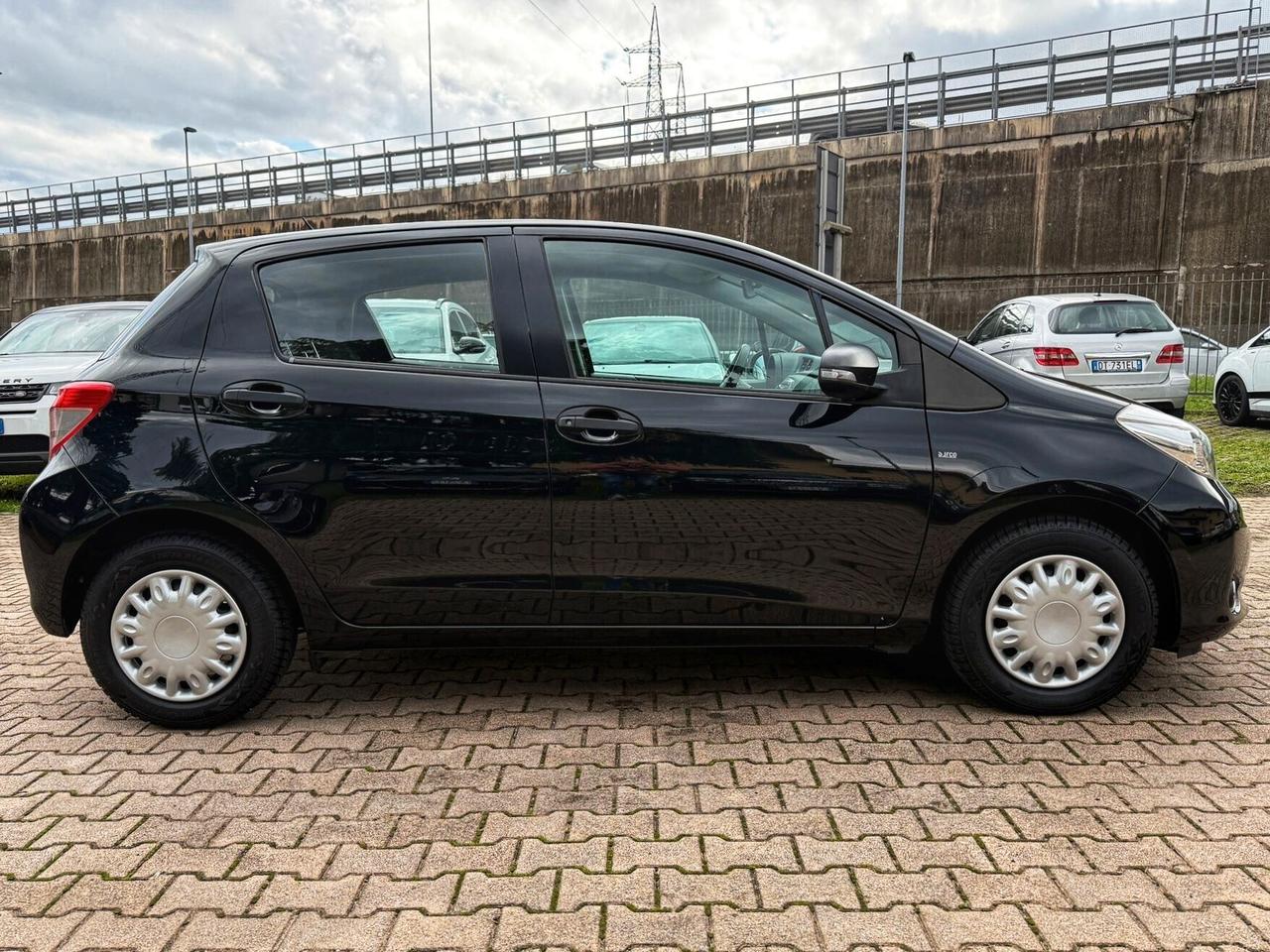 Toyota Yaris 1.0 5 porte Lounge OK NEOPATENTATI