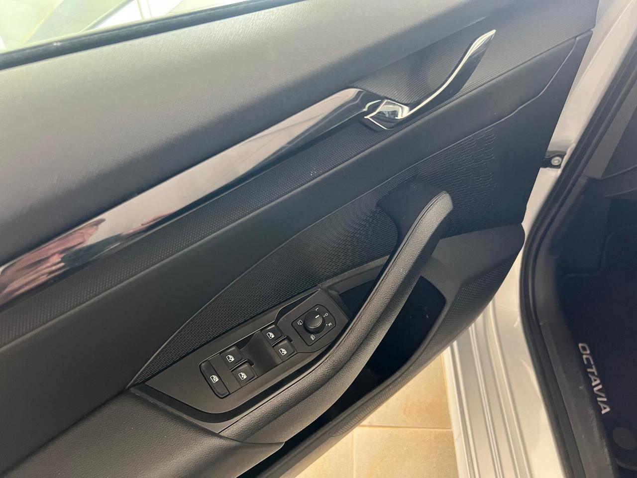 Skoda Octavia 2.0 TDI EVO SCR 150 CV DSG Wagon Sportline