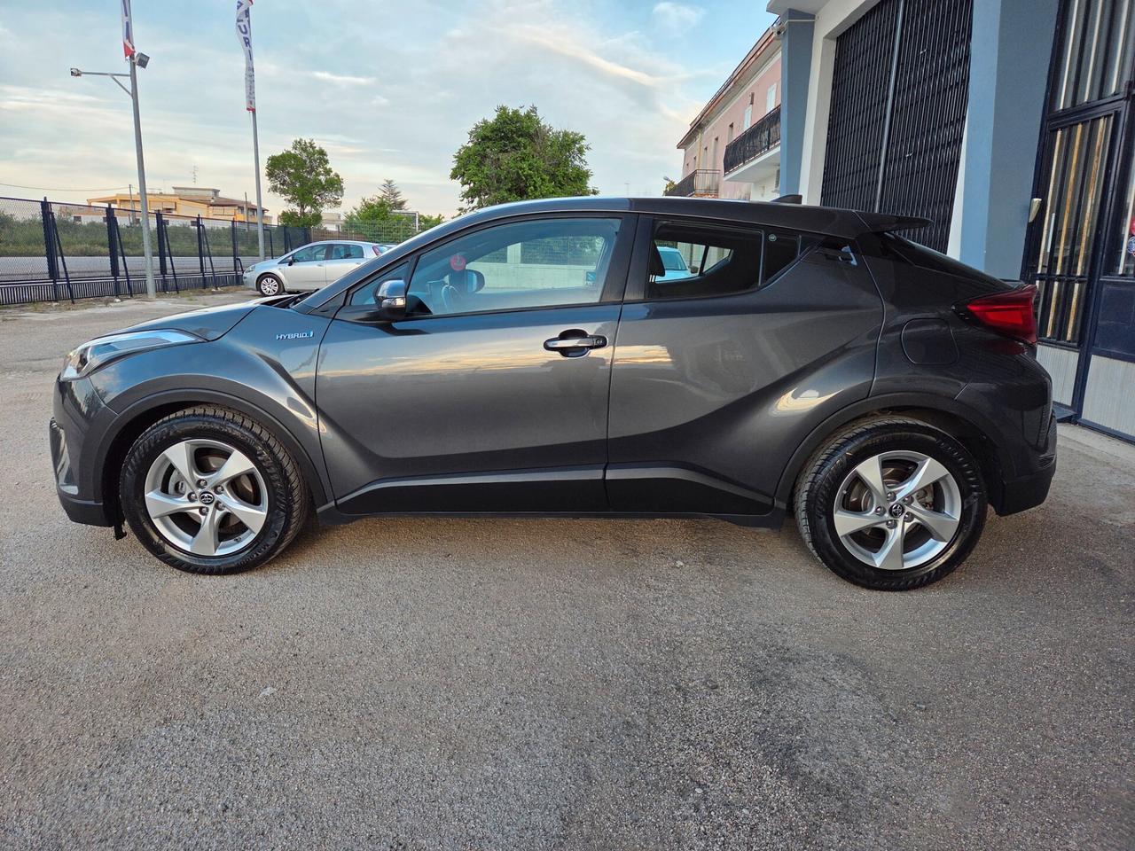 Toyota C-HR 1.8 Hybrid E-CVT Active