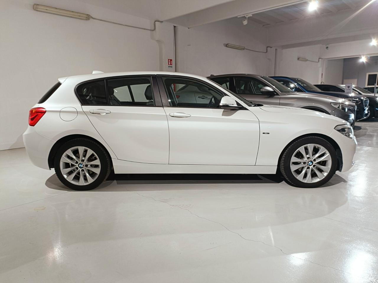 Bmw 118 118d 5p. Urban