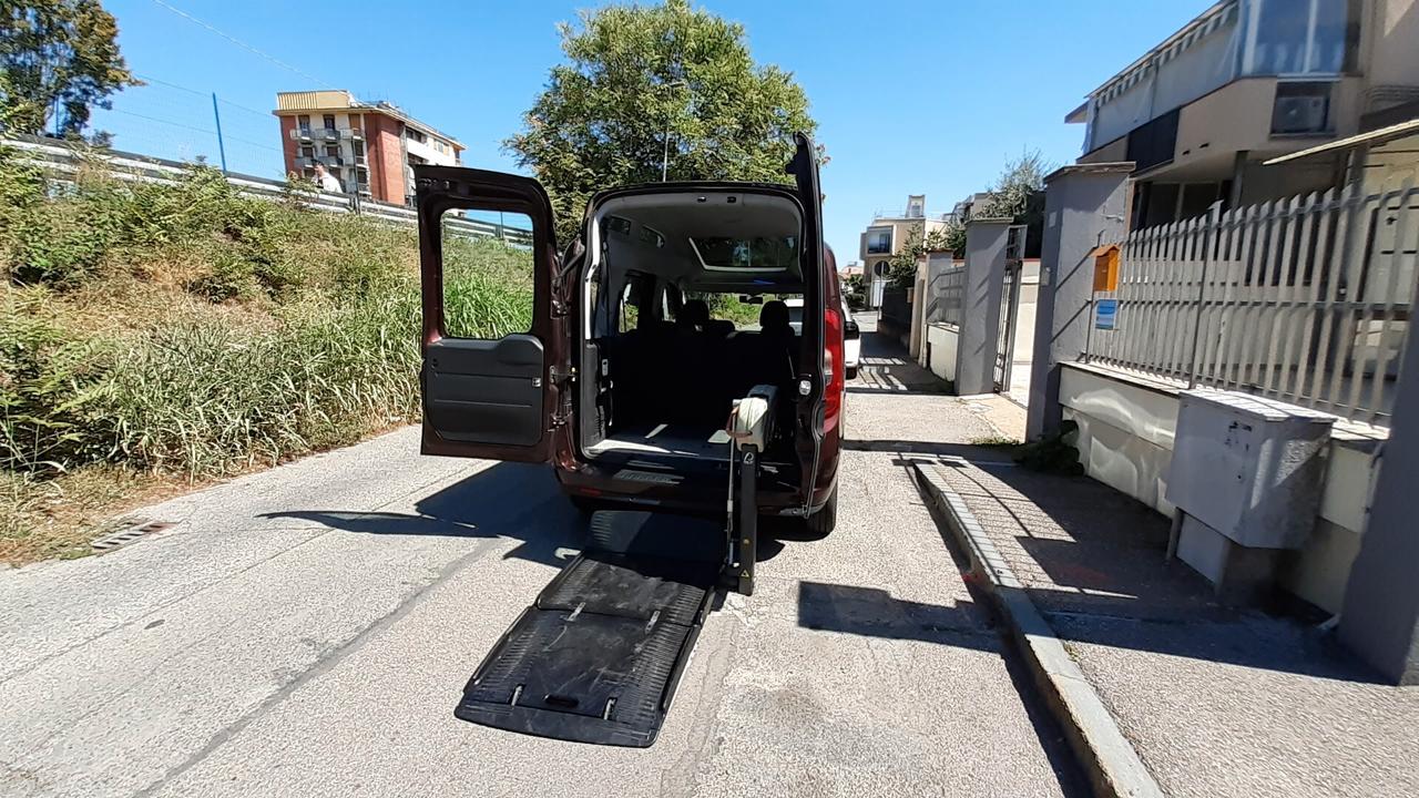 Doblo trasporto disabili benzina 51.262 KM!!