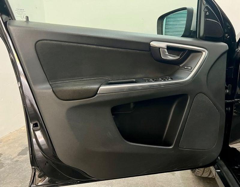 Volvo XC60 D4 190cv Geartronic R-Design Kinetic